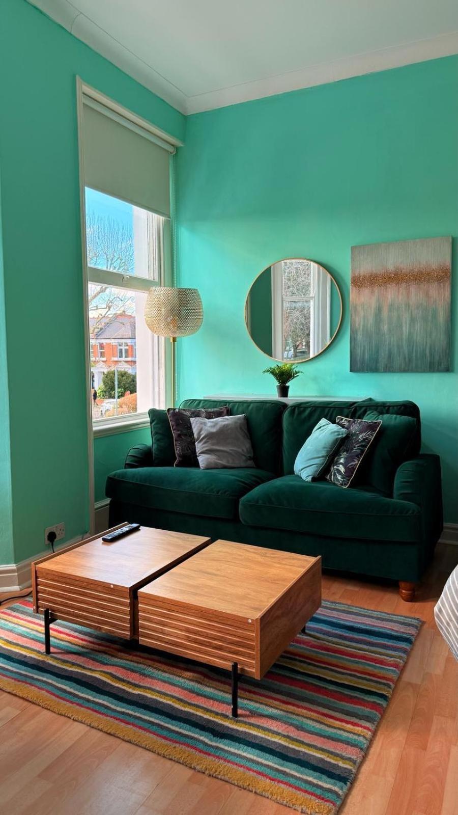 Large Flat Close To Tube Station Zone 2 Appartamento Londra