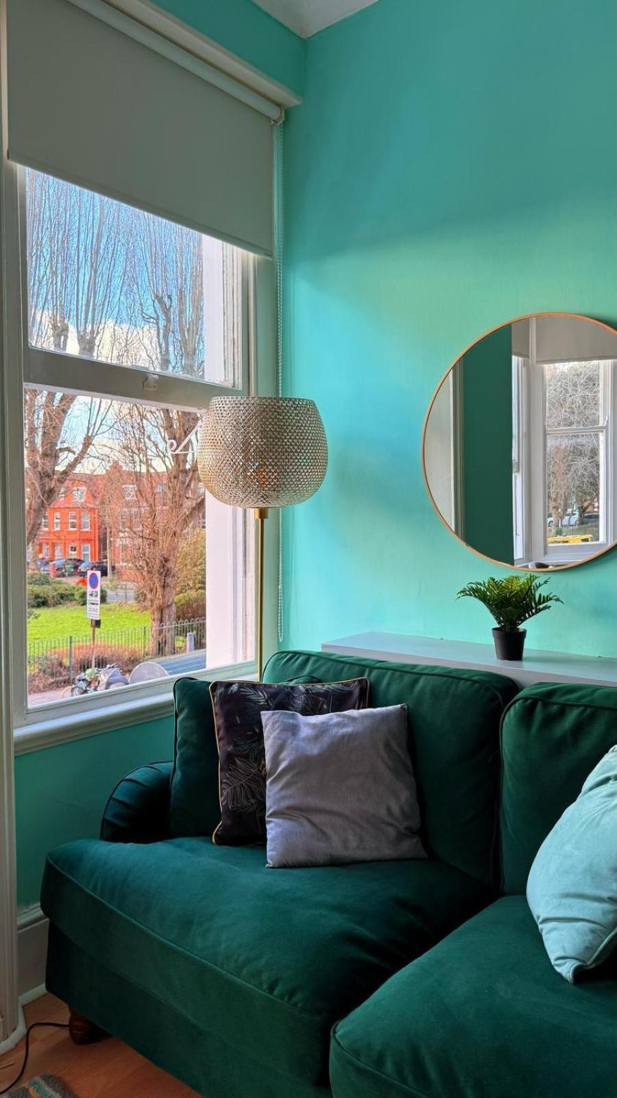 Large Flat Close To Tube Station Zone 2 Appartamento Londra